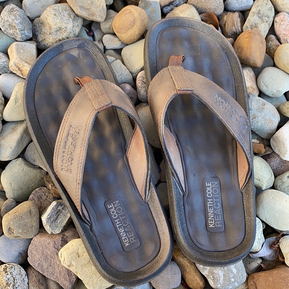 Kenneth Cole Reaction+Brown Leather Flip Flop+Sz 9